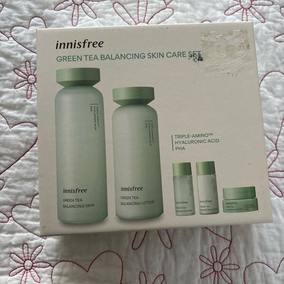 InnIsFree Other - Innisfree Green Tea Balancing Skin Care Set - Soothing Green